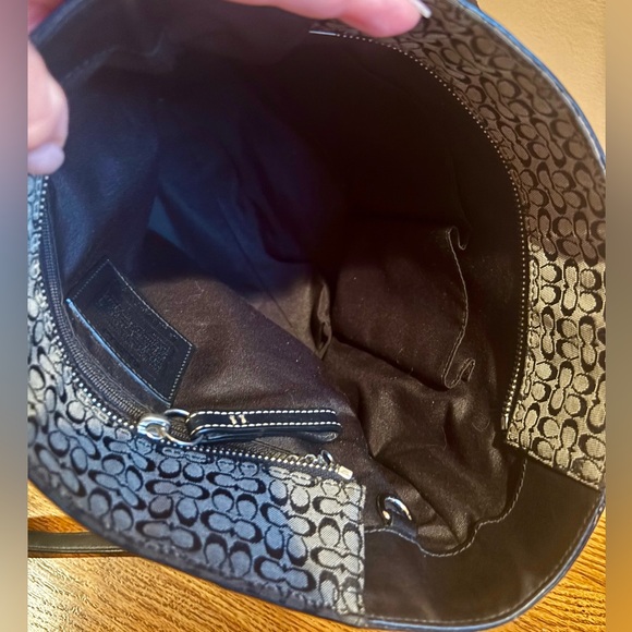 Coach Signature Gallery Jacquard Tote with matching wallet-EUC - Picture 7 of 10